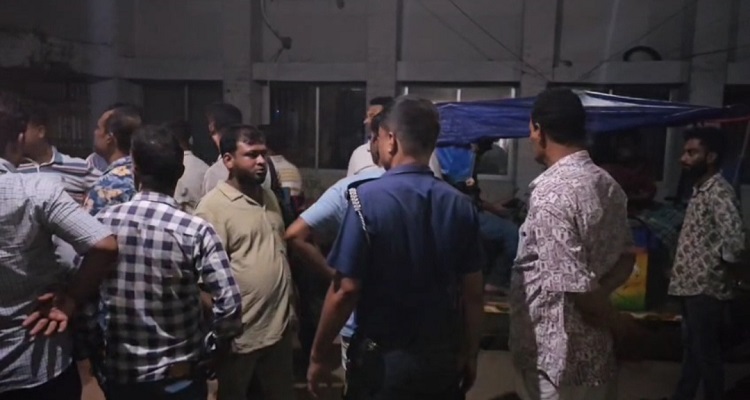 গাজীপুরে পুলিশের গাড়িতে হামলা, সন্ত্রাসী সুমন শেখ ছিনতাই